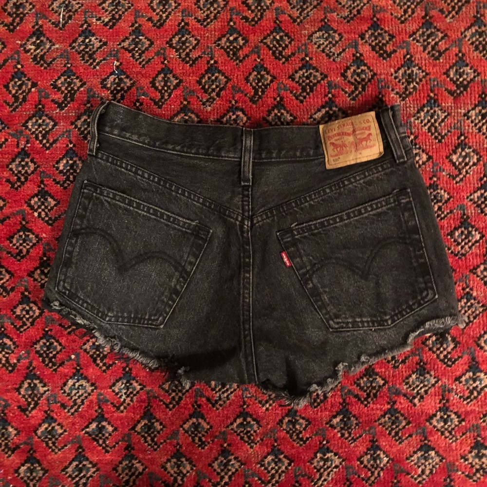 black cutoff vintage levi jean shorts !